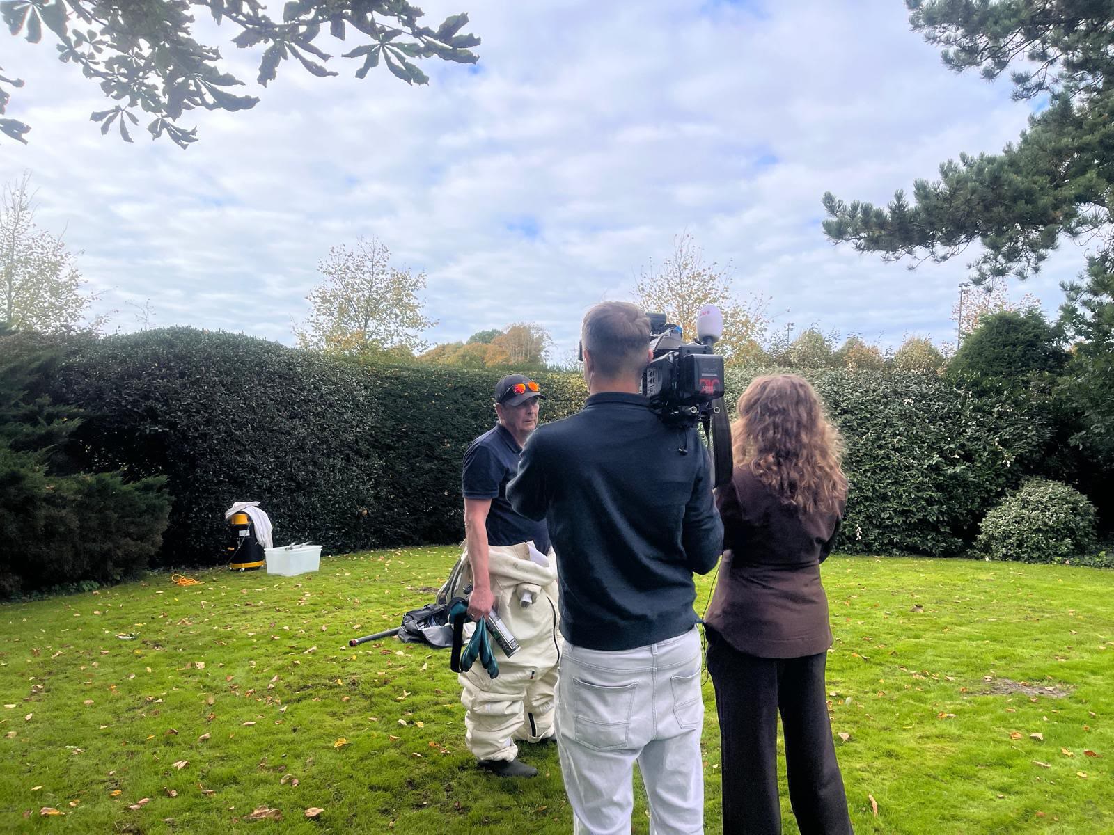 On TV: NOS Jeugdjournaal joined us at a nest in a hedge — foto 2