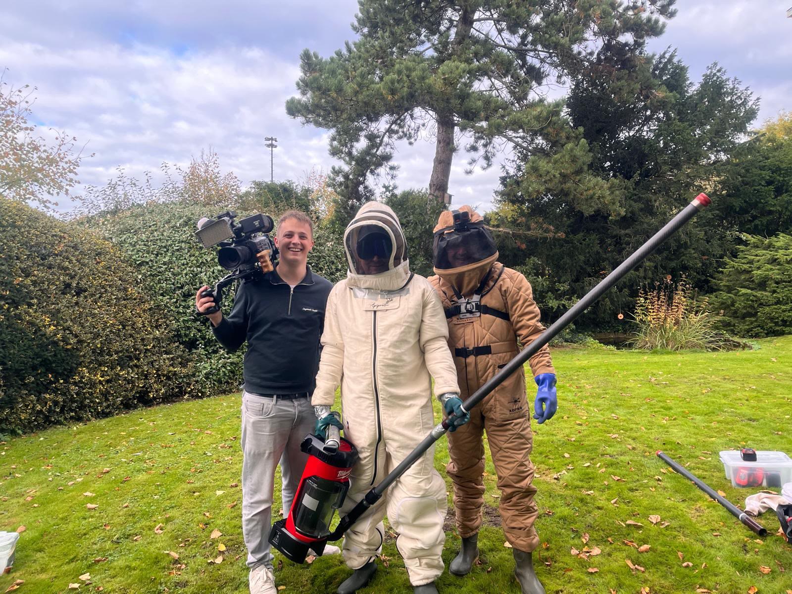 On TV: NOS Jeugdjournaal joined us at a nest in a hedge